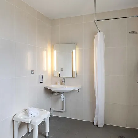 Отель Rouen 2*