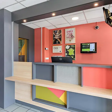 Rouen מלון Saint-Étienne-du-Rouvray